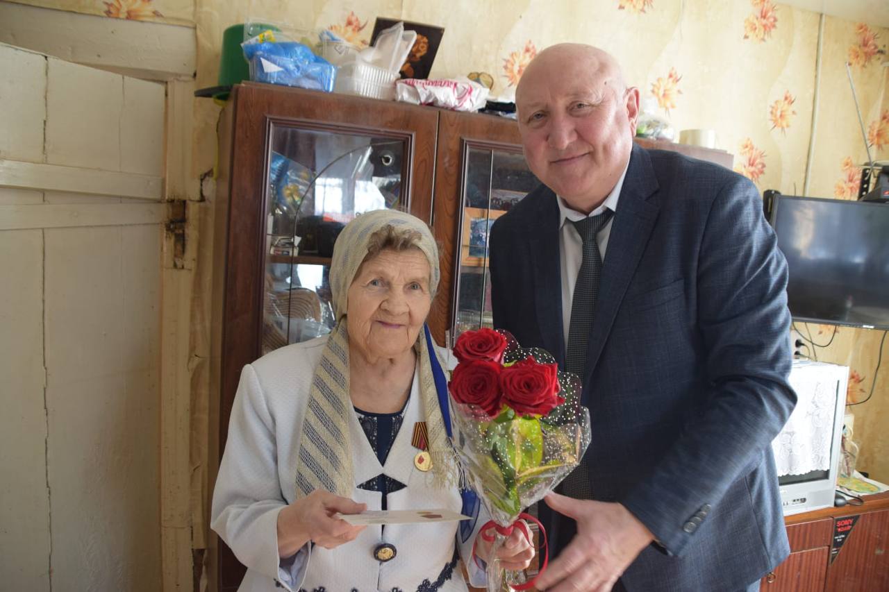 🎖Вручение юбилейных медалей &quot;80 лет Победы в Великой Отечественной войне 1941-1945 годов&quot; в Инсарском районе продолжается..